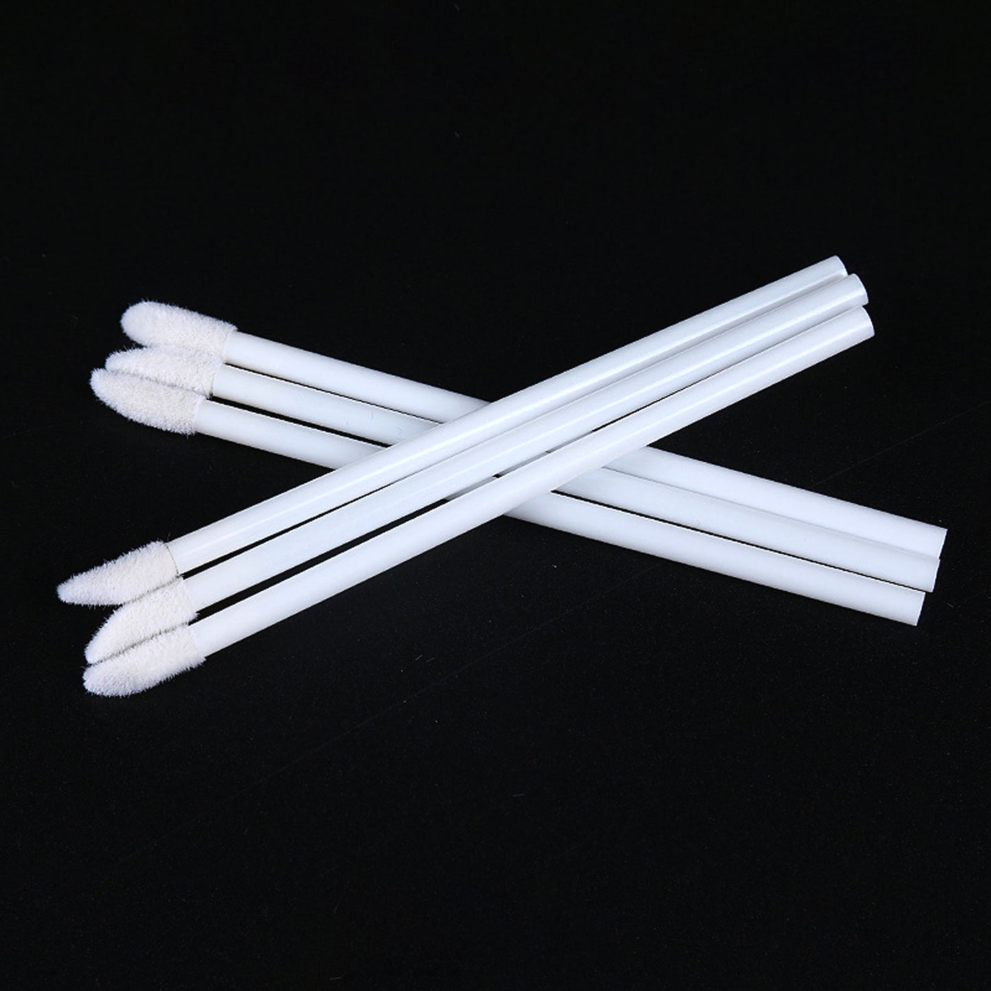 Disposable hollow lip brush
